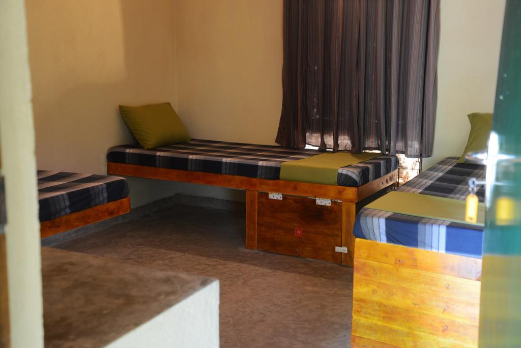 Jungle Beach Hostel Unawatuna Extérieur photo