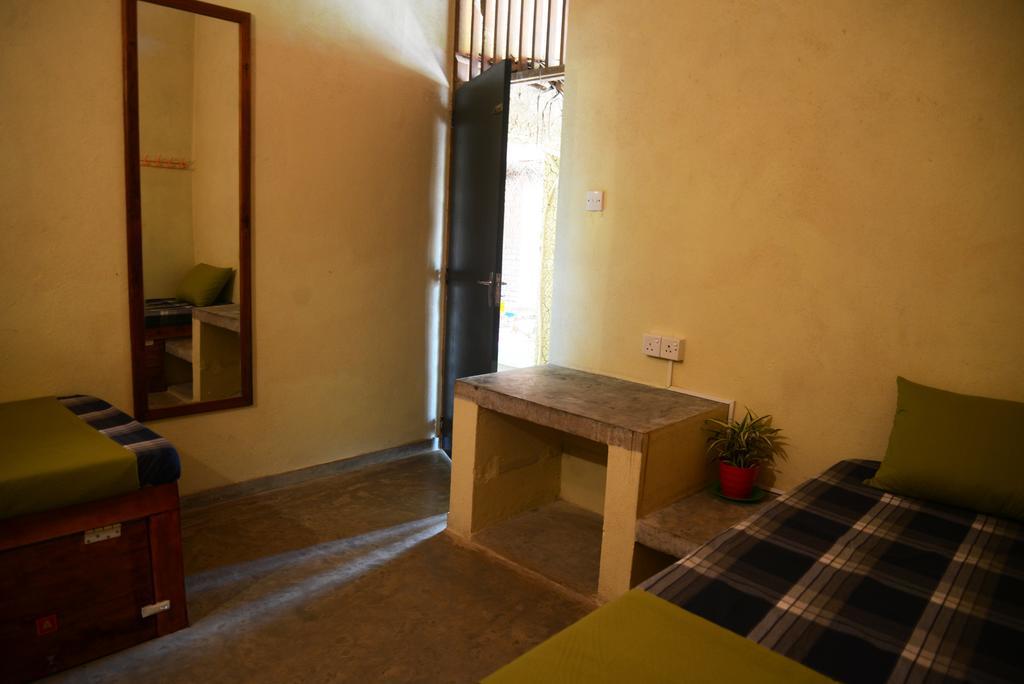 Jungle Beach Hostel Unawatuna Chambre photo