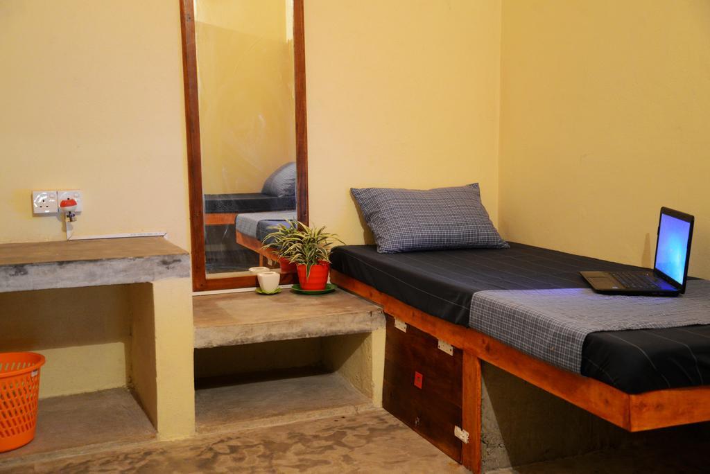Jungle Beach Hostel Unawatuna Chambre photo
