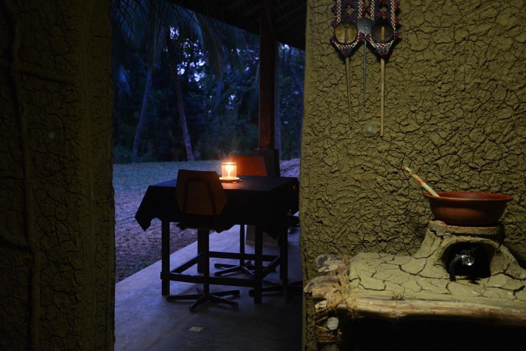 Jungle Beach Hostel Unawatuna Extérieur photo